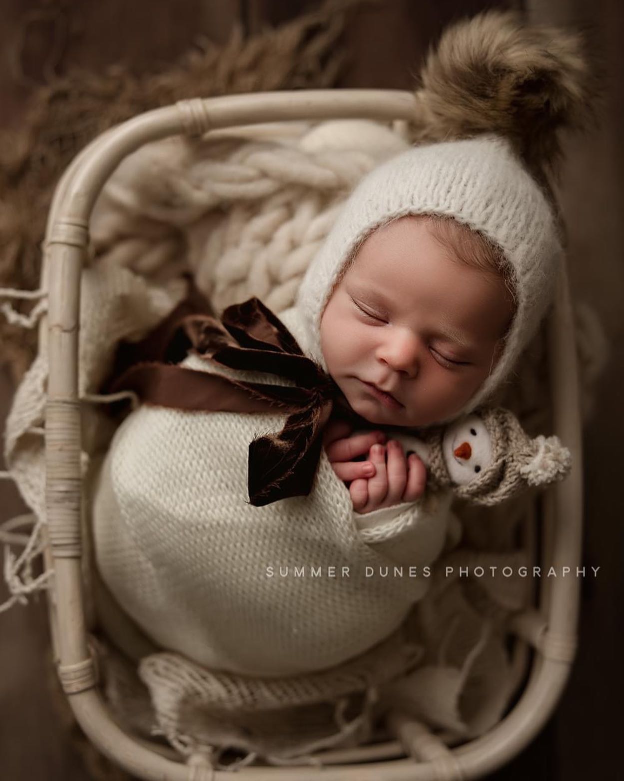 Ivory Pompom Bonnet - Velvet ties