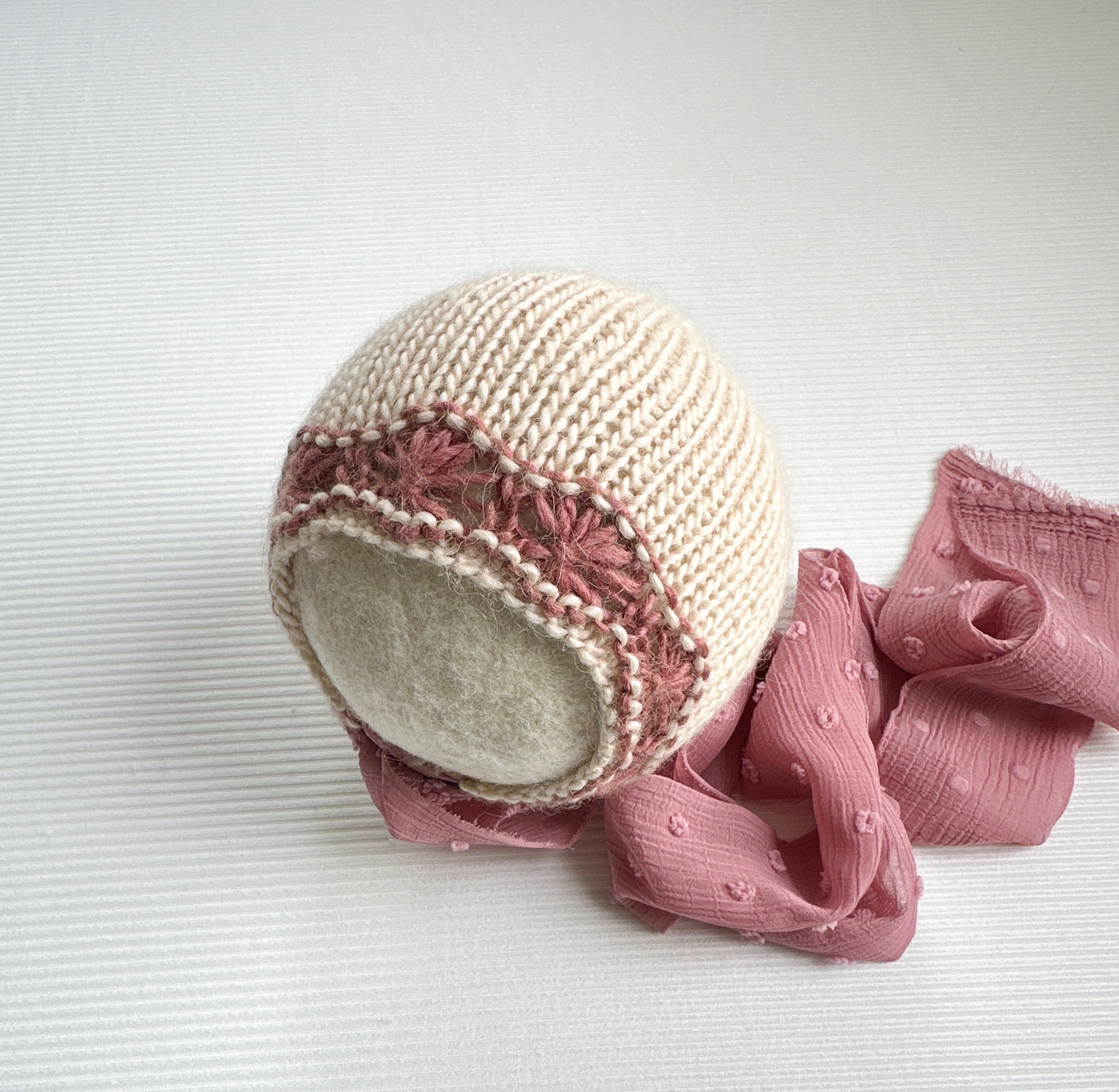 Rosette Trim Bonnet - Newborn