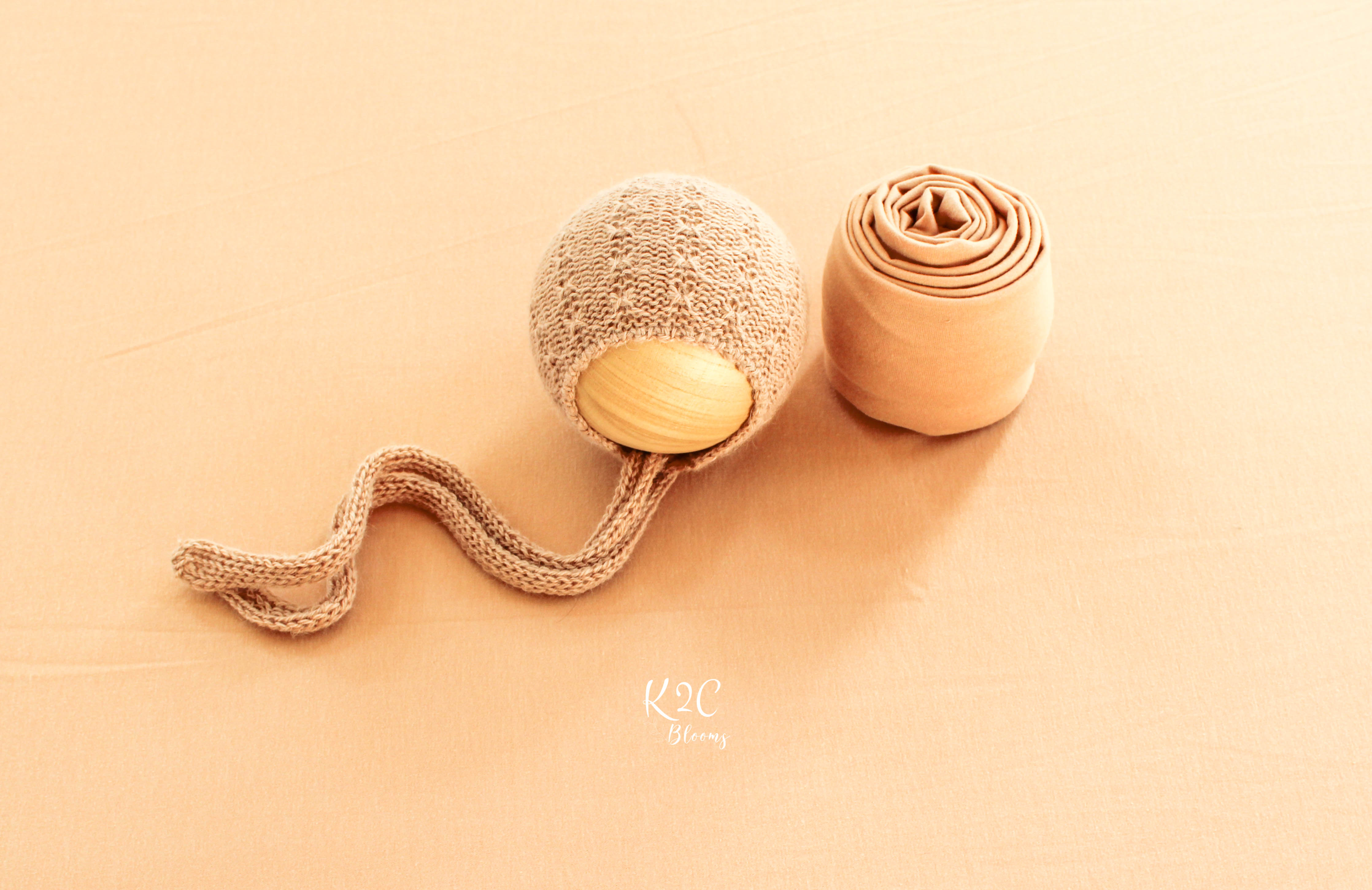 Tan Birch - Reversible bonnet set